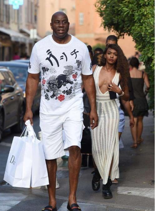 博彩中的沉没成本：为何输钱越多越难停手？（越输越停不下手：赌局中的沉没成本心理）